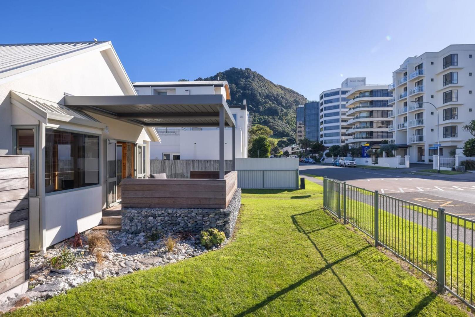 The Iconic Kiwi Bach, Full Site Downtown Mount Βίλα Mount Maunganui Εξωτερικό φωτογραφία
