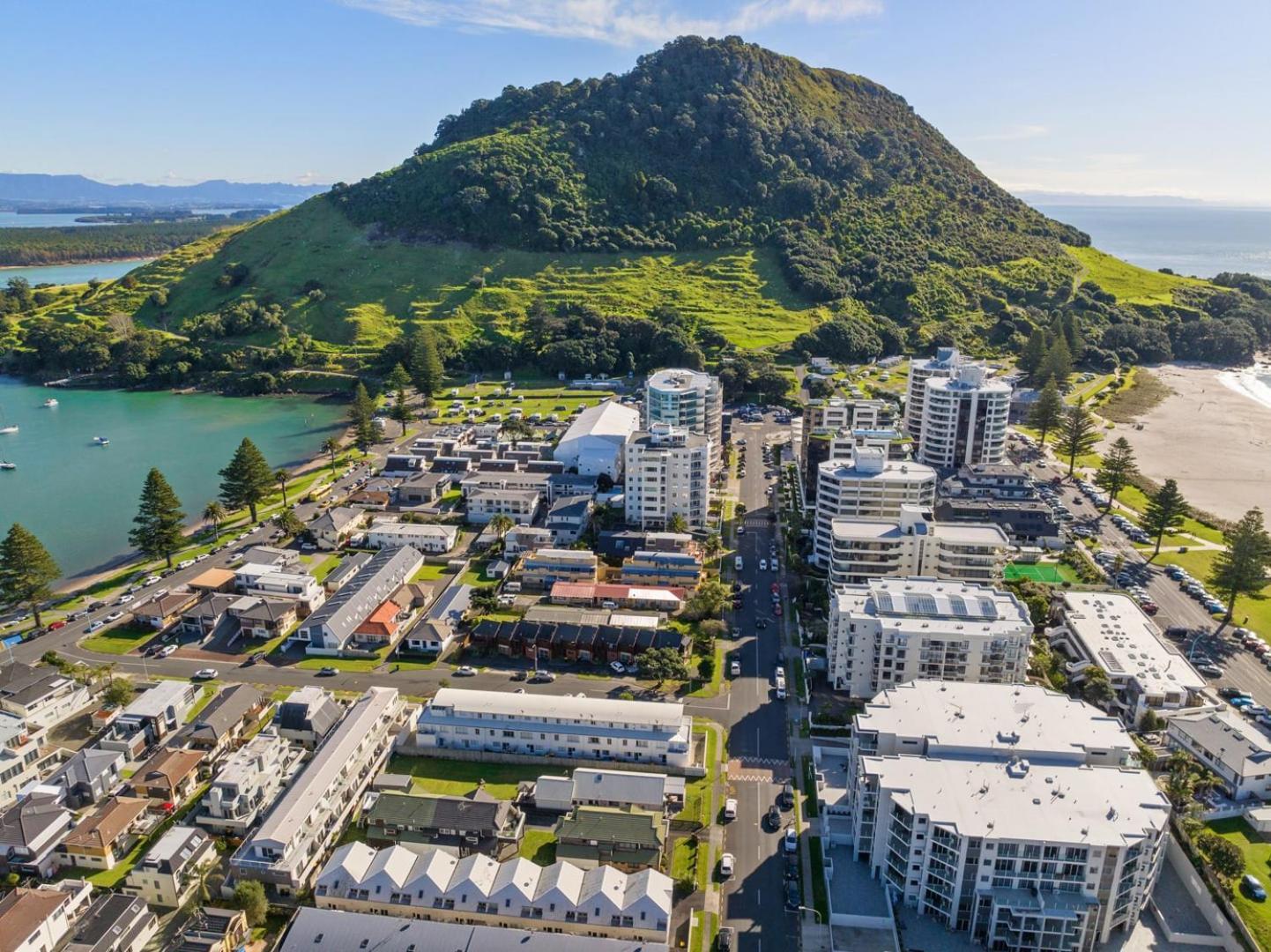 The Iconic Kiwi Bach, Full Site Downtown Mount Βίλα Mount Maunganui Εξωτερικό φωτογραφία